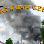 rauch-und-feuerwehrmaenner-am-don-xuan-center