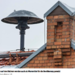 屋顶上的警报器也被用来作为警告民众的工具