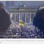 2月27日，当德国总理朔尔茨在联邦议院迎来转折点时，数以万计的人在柏林举行反战示威