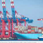 停泊在不来梅港集装箱码头的船舶，第三季度的经济产出可能会缩减。